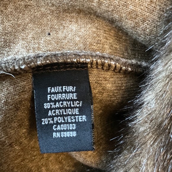 Faux Fur Vest. OUTDOOR EDITION by PARKHURST.  EXCELLENT CONDITION! Very pretty! - Picture 4 of 9